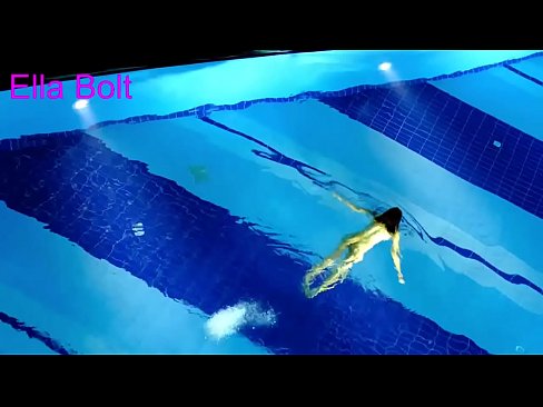 ❤️ Non posso smettere di guardare, giovane bionda catturata nuotare nuda nella piscina del resort ELLA BOLT ❤ Video di sessoal it.com-full-porner.ru